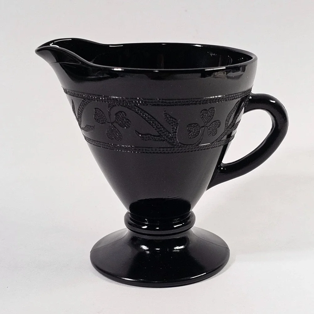 Hazel Atlas Creamer‎ Cloverleaf Black Amethyst 3.5